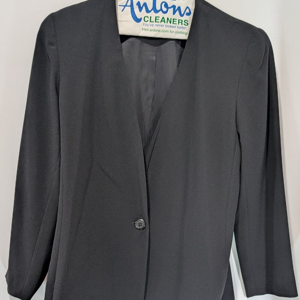 Liz Claiborne black jacket and pant suit petite 8